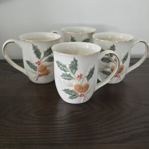 Set Of 4 Lenox Pine Cone Holly 3D Embossed 24 K Gold Trim Christmas Mugs